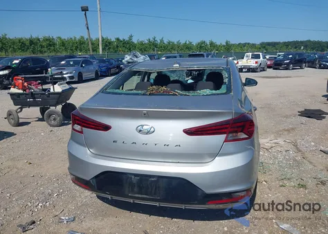 2020 Hyundai Elantra Value Edition z USA, uszkodzony, nr VIN 5NPD84LF0LH628407
